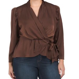 NWT Adiva plus wrap shine top in chocolate brown. Size 1X.